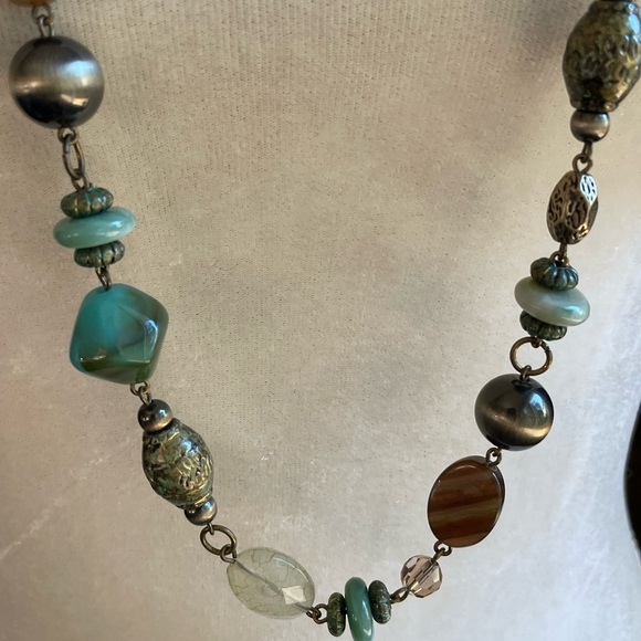 Long unique Premier Designs Necklace with very unique beads - Picture 10 of 11